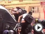Ожесточенное столкновение с полицией - акция протеста в Риме